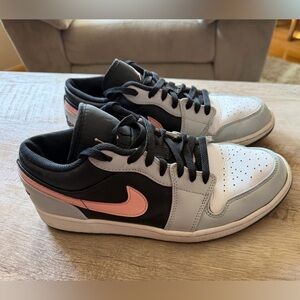 The Air Jordan 1 Low 'Grey Fog Bleached Coral'